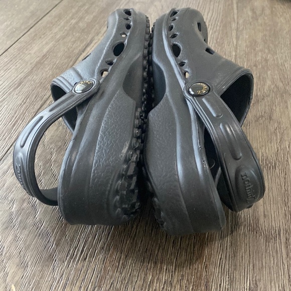 NEW! NOTHINZ SHOES JUNIORS/BIG KID CLOGS | black | Size J6 L8 unisex - Picture 10 of 12